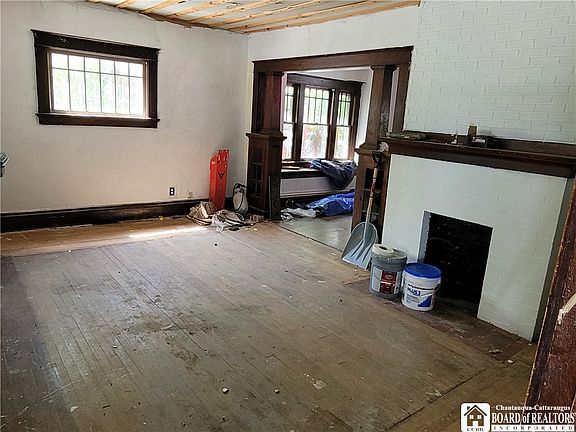 3rd image of 13 Linden Ave