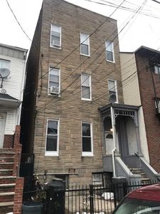 28 Beacon Ave, Jersey City, NJ, 07306