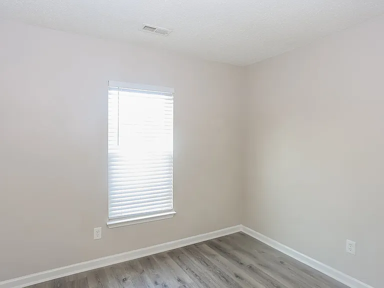 5821 Briggs Dr — Photo 10