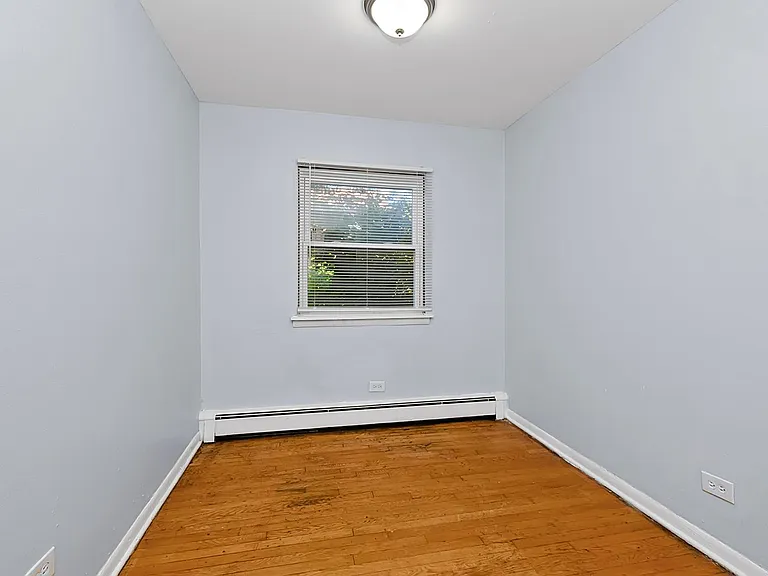 7818-7820 S Shore Dr — Photo 17
