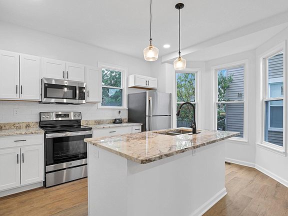 4th image of 282 S Cypress Ave
