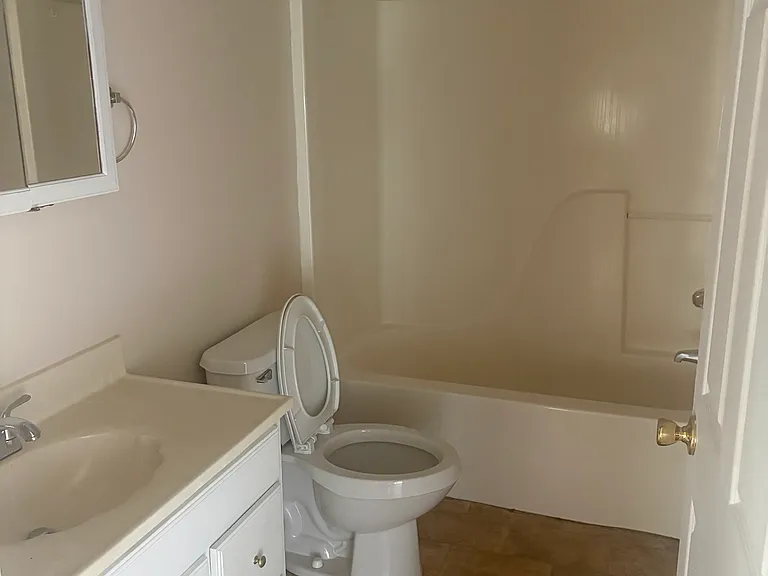 106 Marney Ct — Photo 3