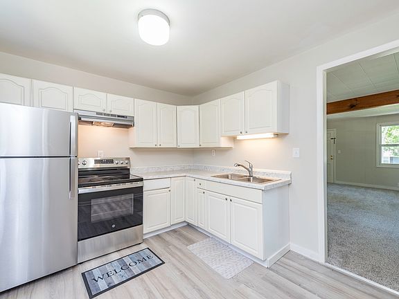 4th image of 542 Whitney Ave