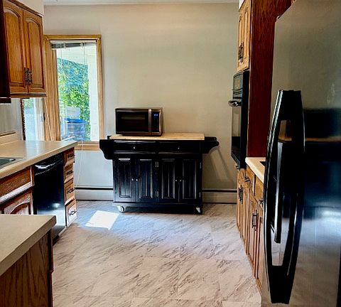 Kitchen w/microwave (optional)