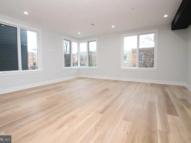 810 N Uber St #3 — Photo 4