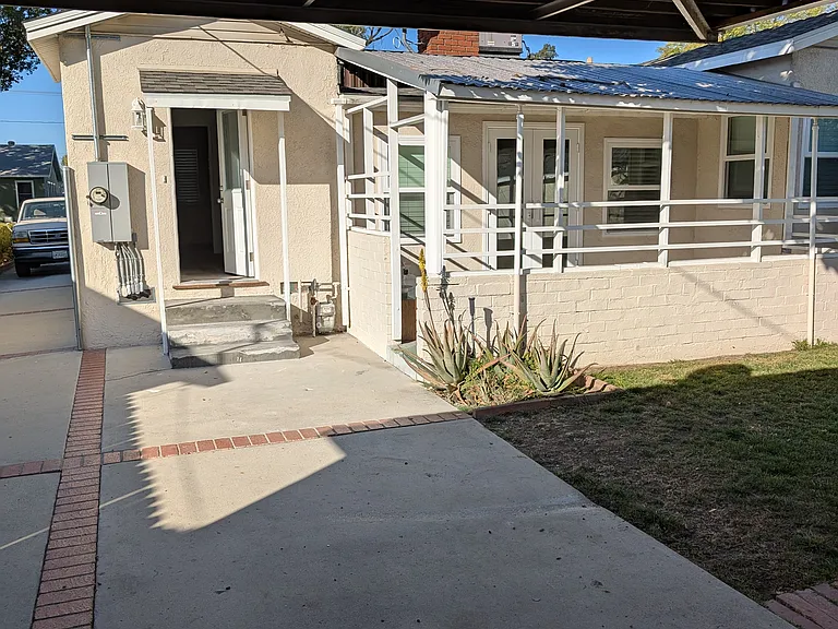 1430 N Myers St — Photo 26