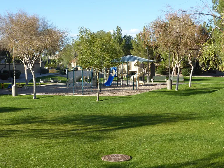 1042 N Moccasin Trl — Photo 17