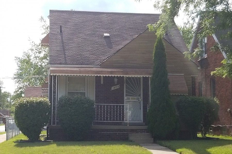 1st image of 19703 Barlow St