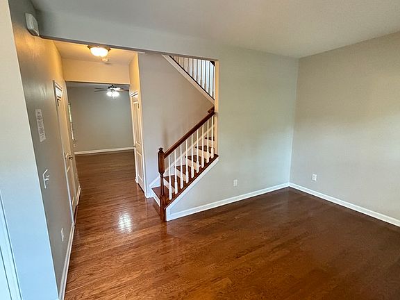3rd image of 395 Goodman Dr