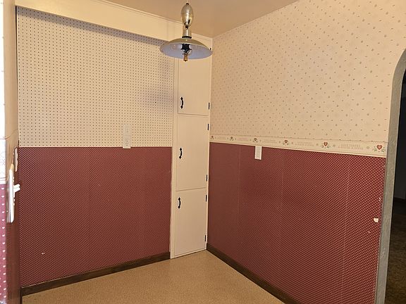 4th image of 417 N Washington St