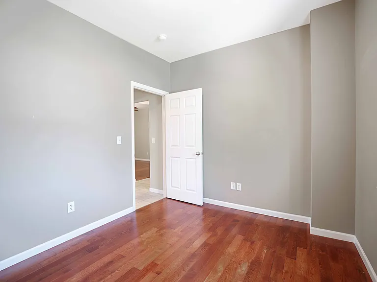 5200-5208 Wilson Ave #5204 — Photo 22
