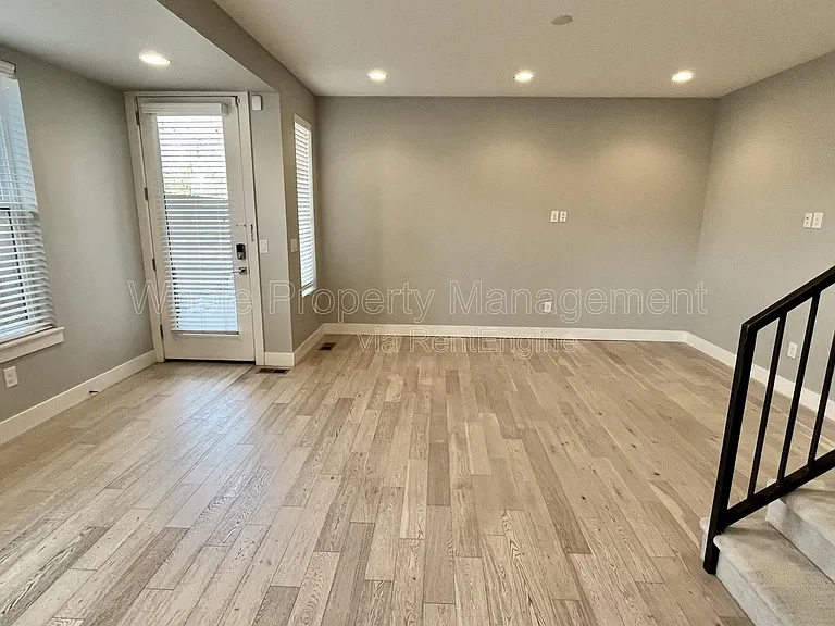 1547 Utica St — Photo 12