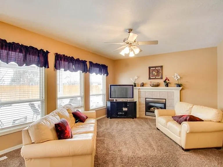 2291 E Meadow Creek Dr — Photo 5