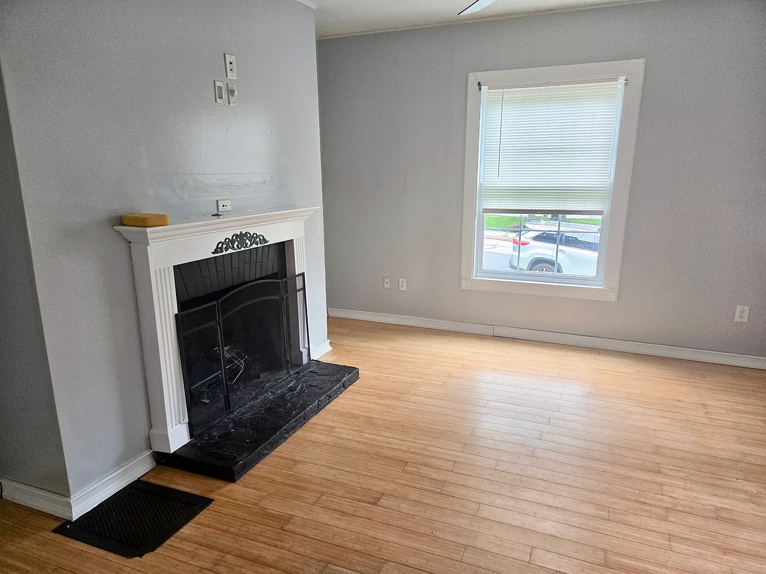 5 bed, 2100 sqft, $2,900 — Photo 2
