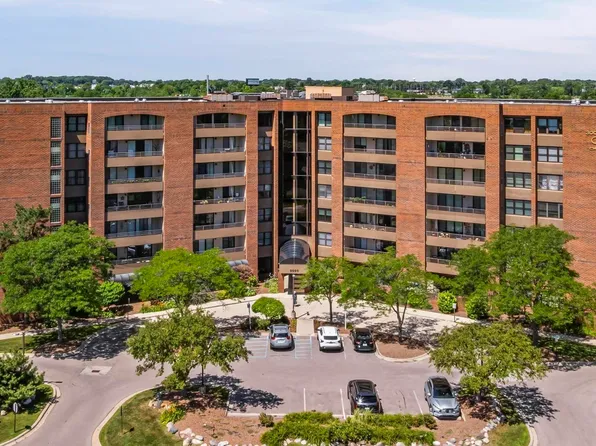 3611 Country Club Dr #89, Saint Clair Shores, MI 48082