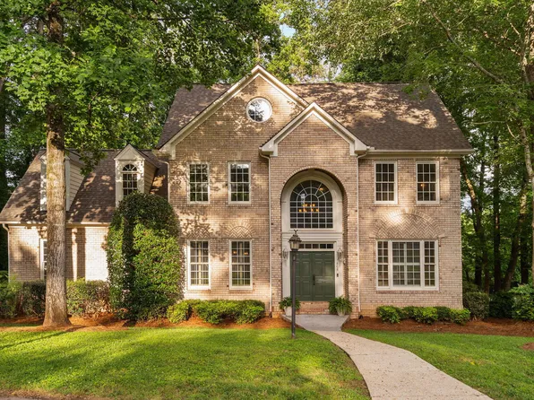 7808 Umstead Forest Dr, Raleigh, NC 27612