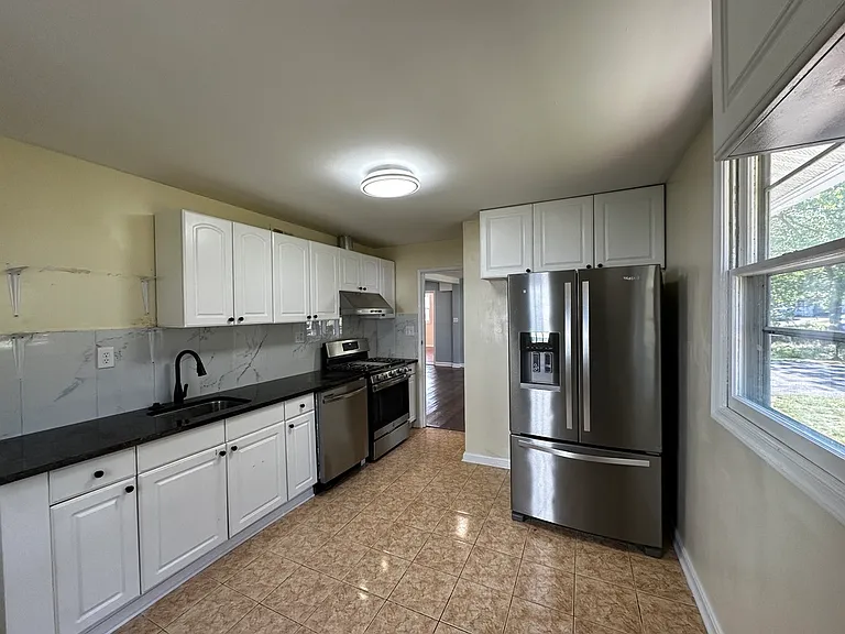 5530 Halwis St — Photo 4