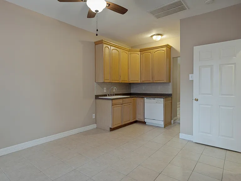 4110 Woodhead St — Photo 4