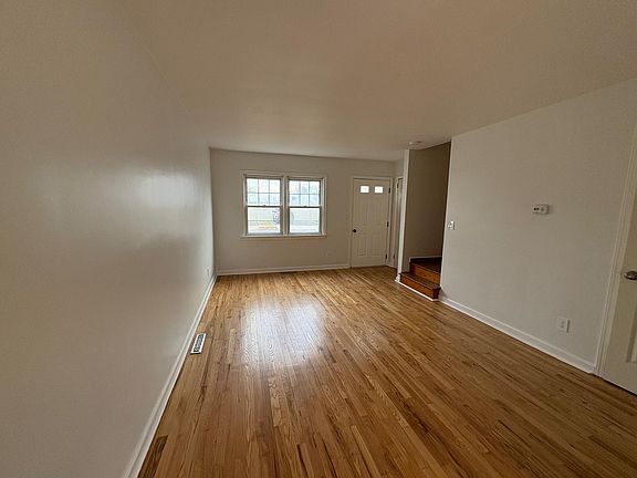 2nd image of 512 Knopf St