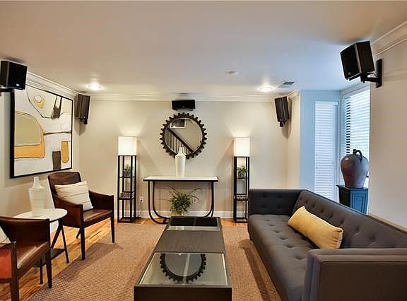 2nd image of 987 Pennsylvania Ave #987