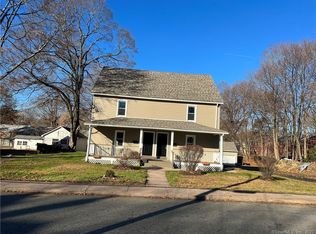 137 Oak St, Manchester, CT 06040