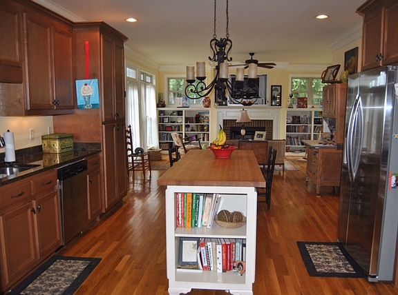 4th image of 231 Rosewood Ln
