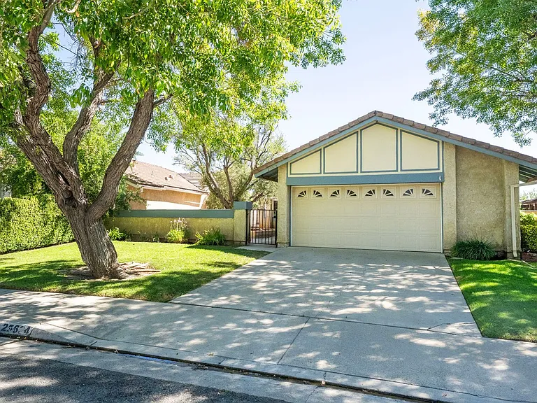 25634 Salceda Rd — Photo 2