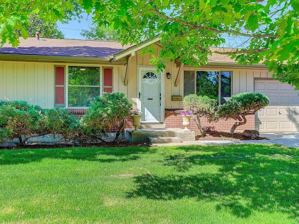 1st image of 1431 S Magnolia Way