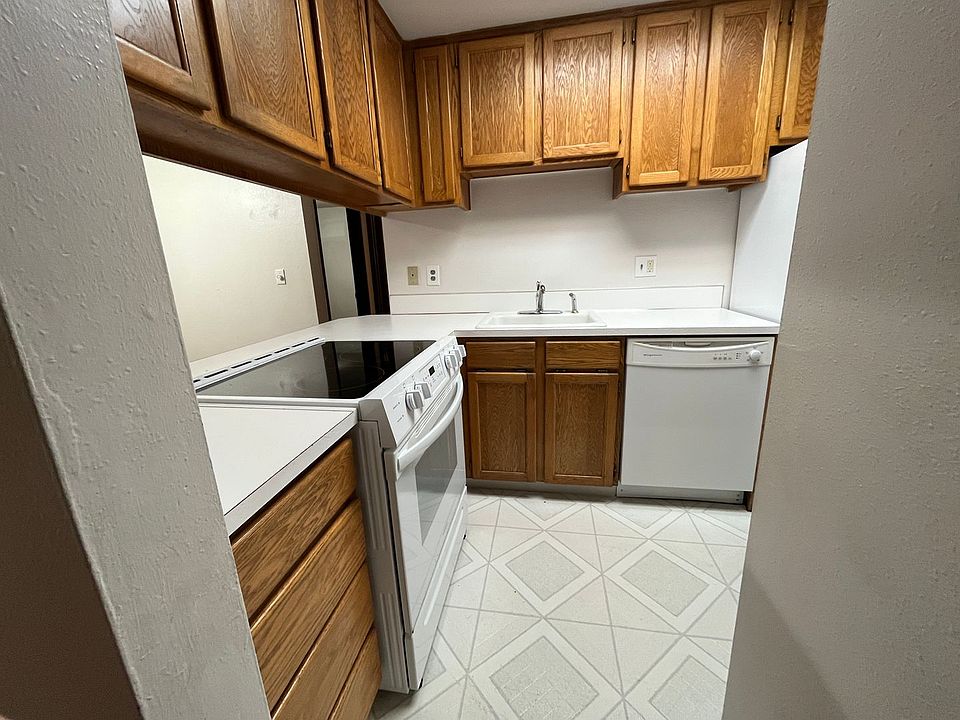 1st image of 16820 SW Gleneagle Dr Unit 27D