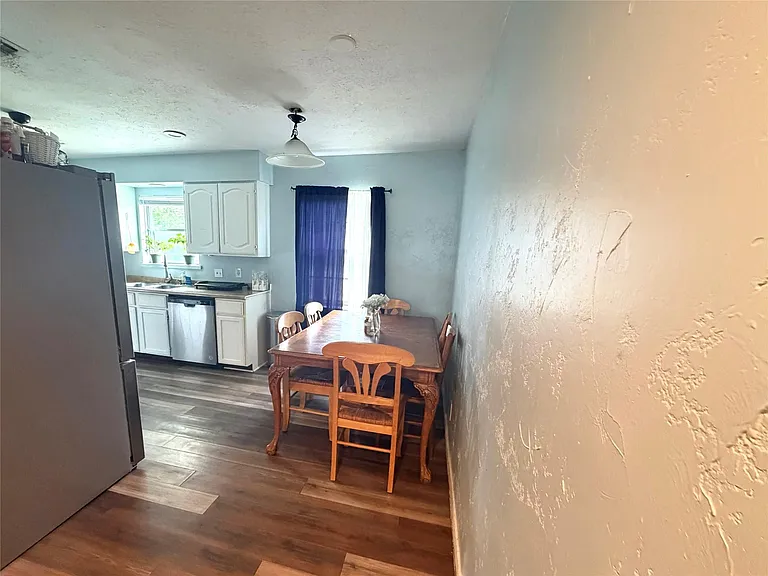 1519 Northwood Dr — Photo 3