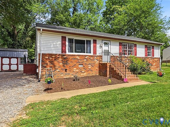 3rd image of 302 Knight Dr