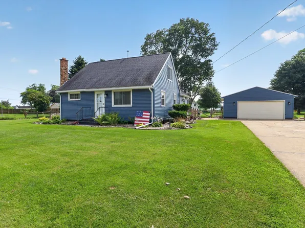 68958 Claire St, Edwardsburg, MI 49112