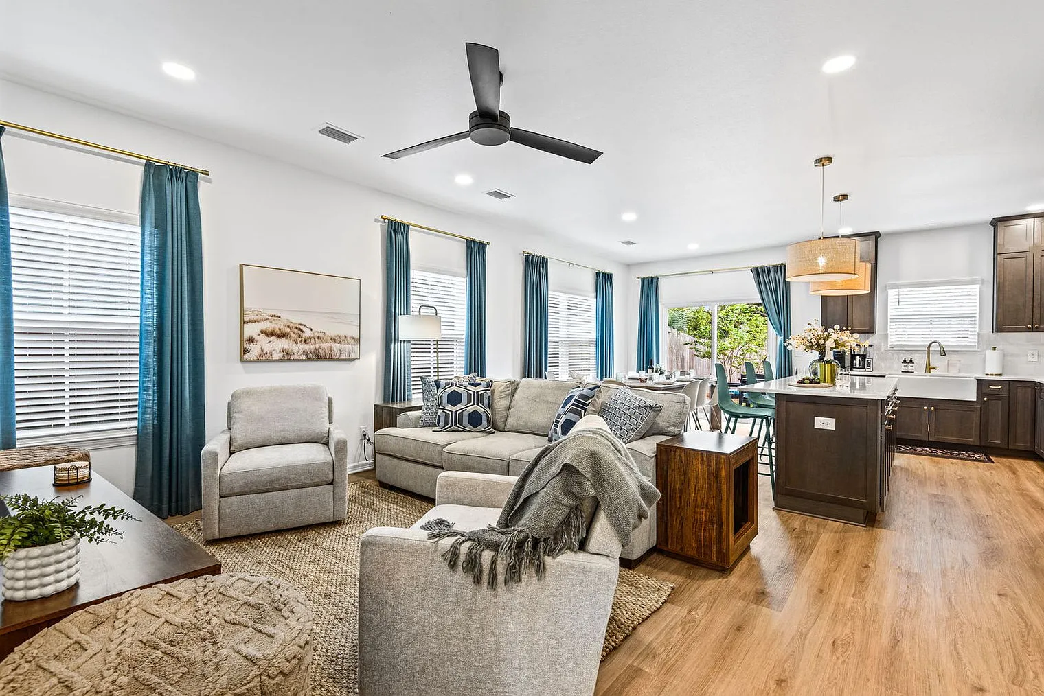 3 bed, 2.0 bath, 1528 sqft, $5,147 — Photo 2