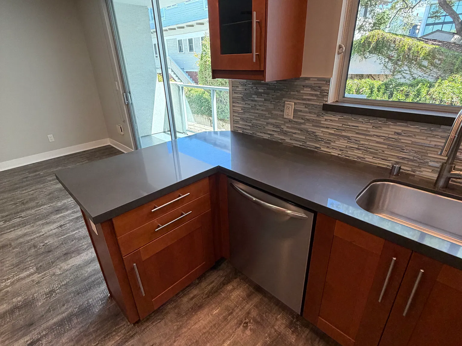 Studio, 600 sqft, $2,450 — Photo 4