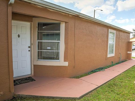 2nd image of 1045 Winterberry Ln