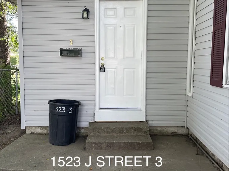 1523 S J St #3 — Photo 1