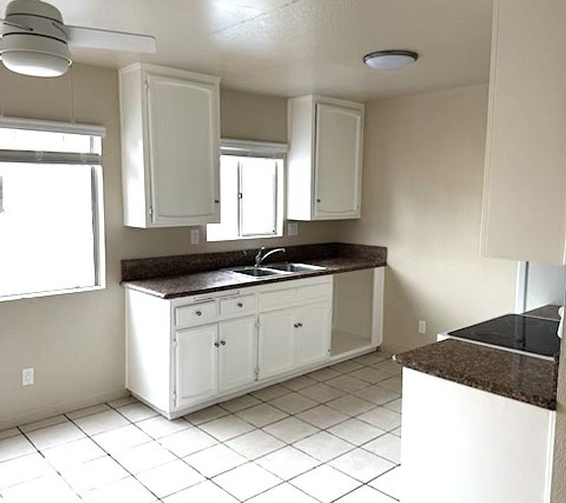 1st image of 2320 Grove Ave #2328
