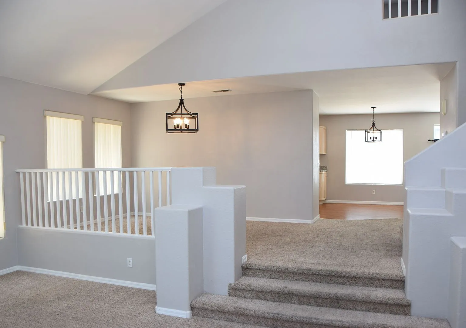 4 Bedroom , 2.5 Bath Beauty In The Northwest Of Las Vegas — Photo 4