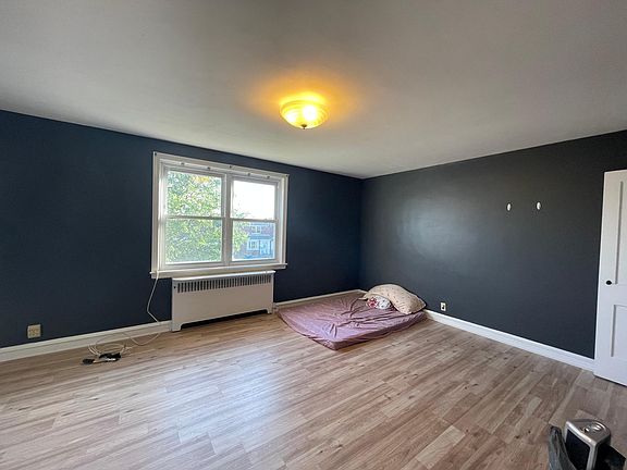 2nd image of 2943 Glenview St