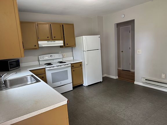 5th image of 3050 Riverside Dr #1