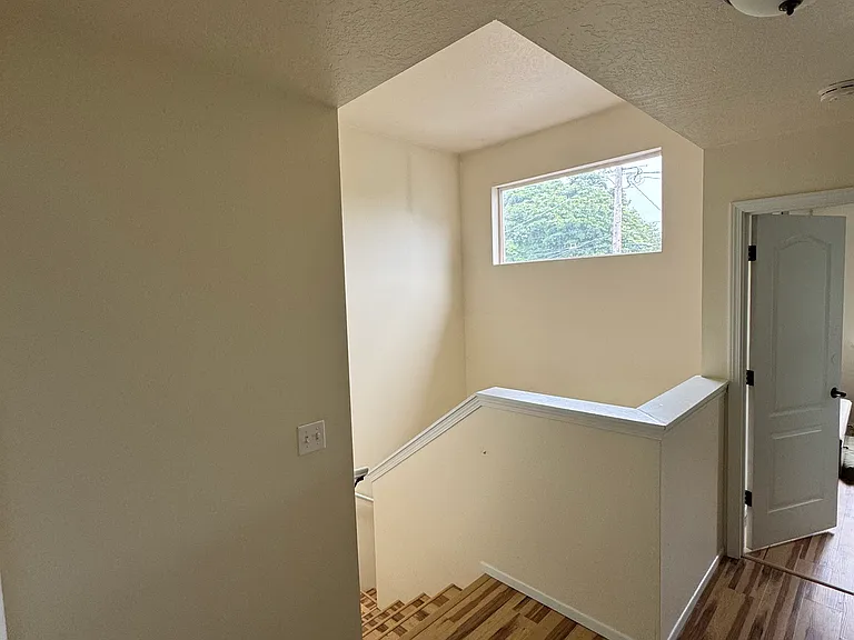 1251 W 11th Aly — Photo 7