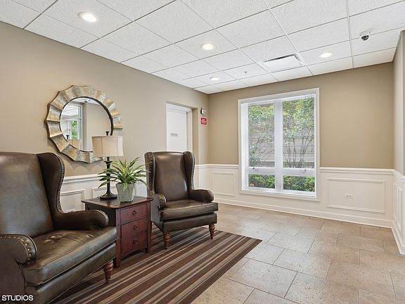 5th image of 787 Graceland Ave #301B-DES