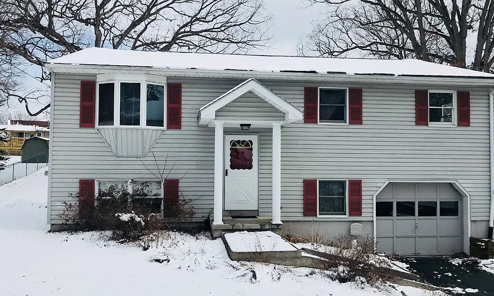 1st image of 156 Hilton Dr