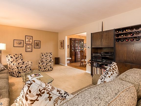 5th image of 5 Foxcroft Dr