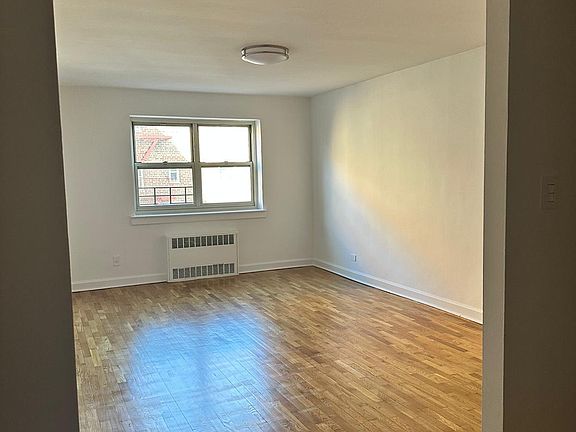5th image of 82-46 135th St #4V