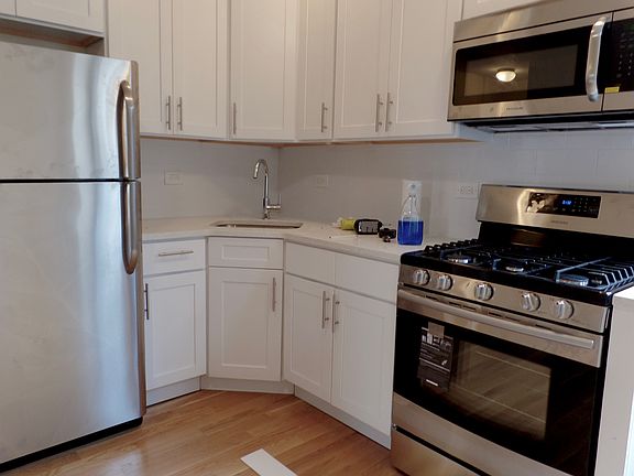 3rd image of 398 Saint Johns Pl #F