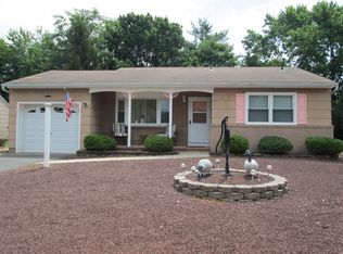 27 Coventry Rd, Toms River, NJ 08757