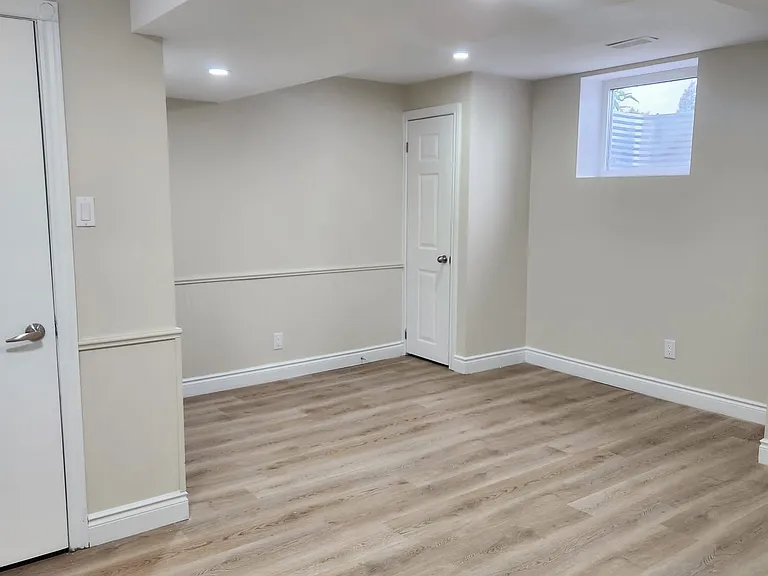 464 Thorndale Dr #BASEMENT — Photo 21