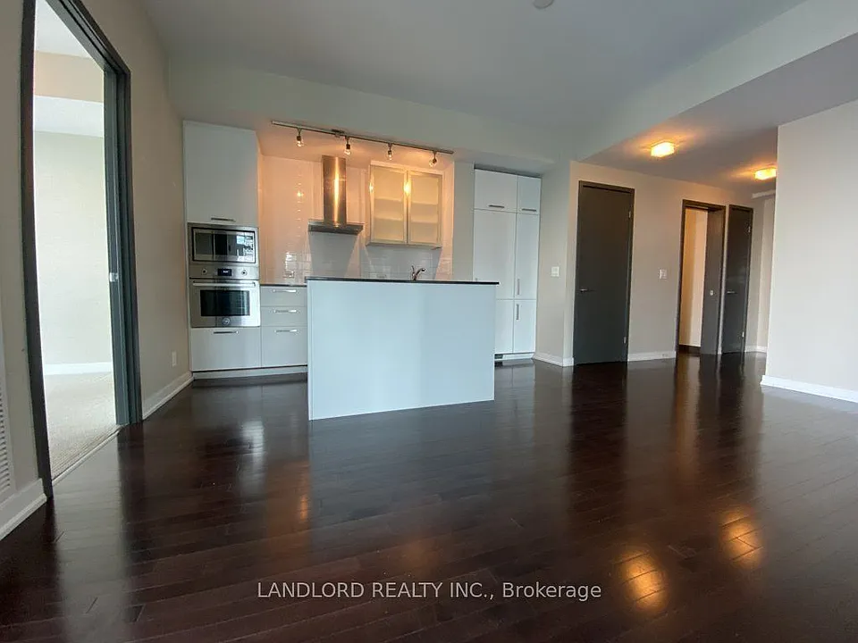 14 York St #3403