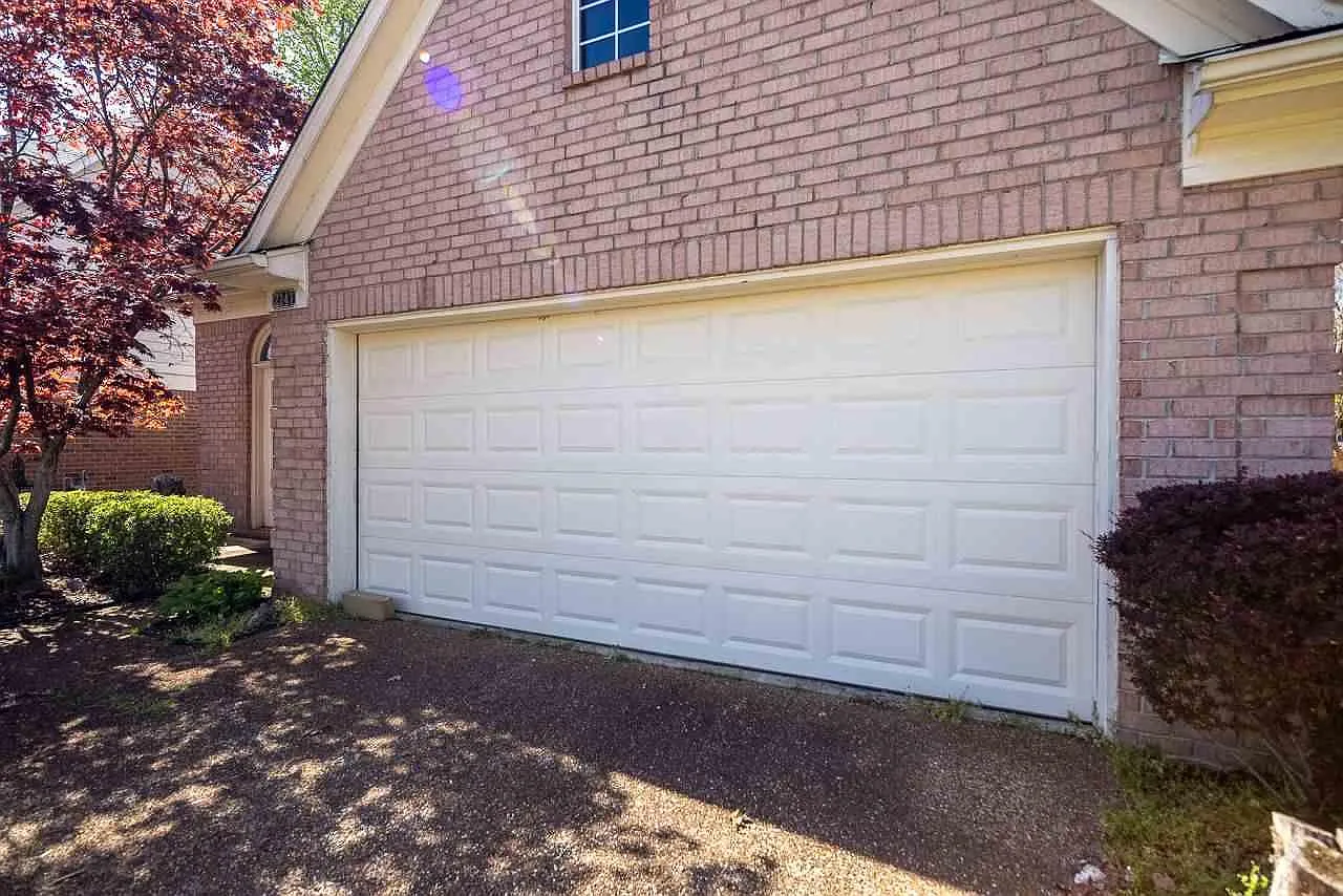 2247 Angel Crest Cir — Photo 2